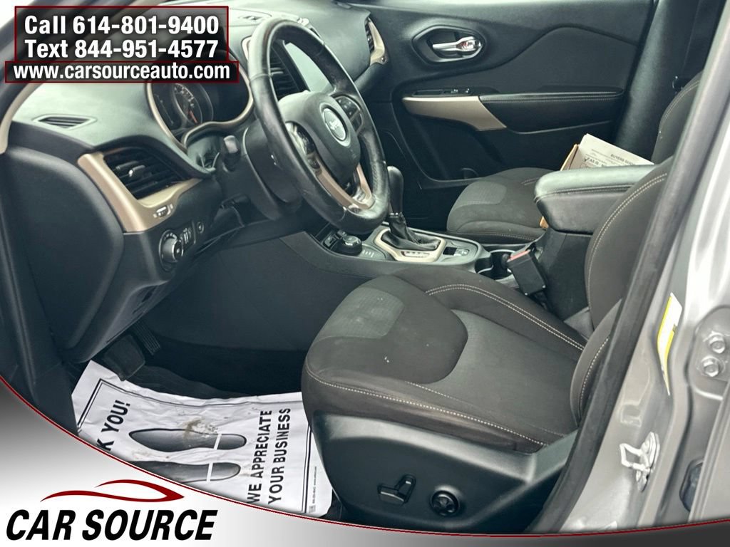 Used 2017 Jeep Cherokee Latitude w/ Comfort/Convenience Group AWD/4WD image 10