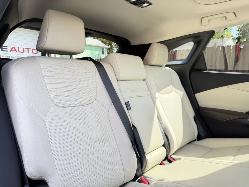 Used 2025 Lexus RX 350 w/ Convenience Package AWD/4WD image 29