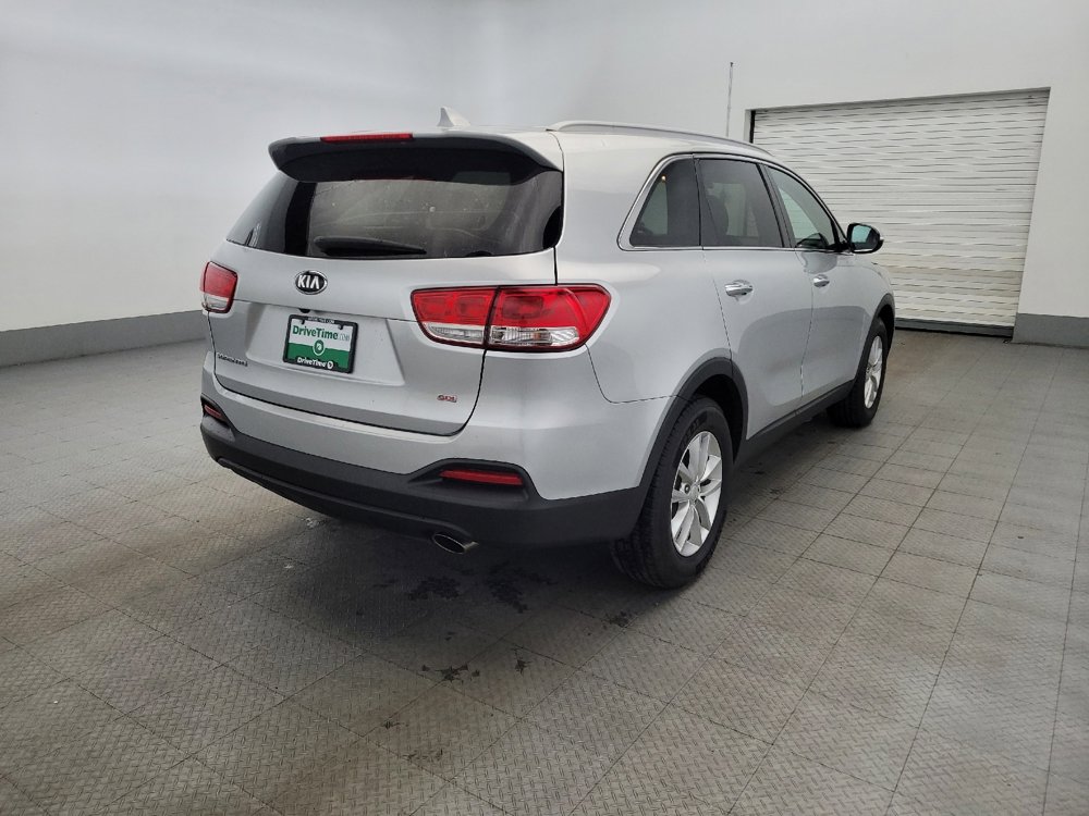 Used 2018 Kia Sorento LX image 9