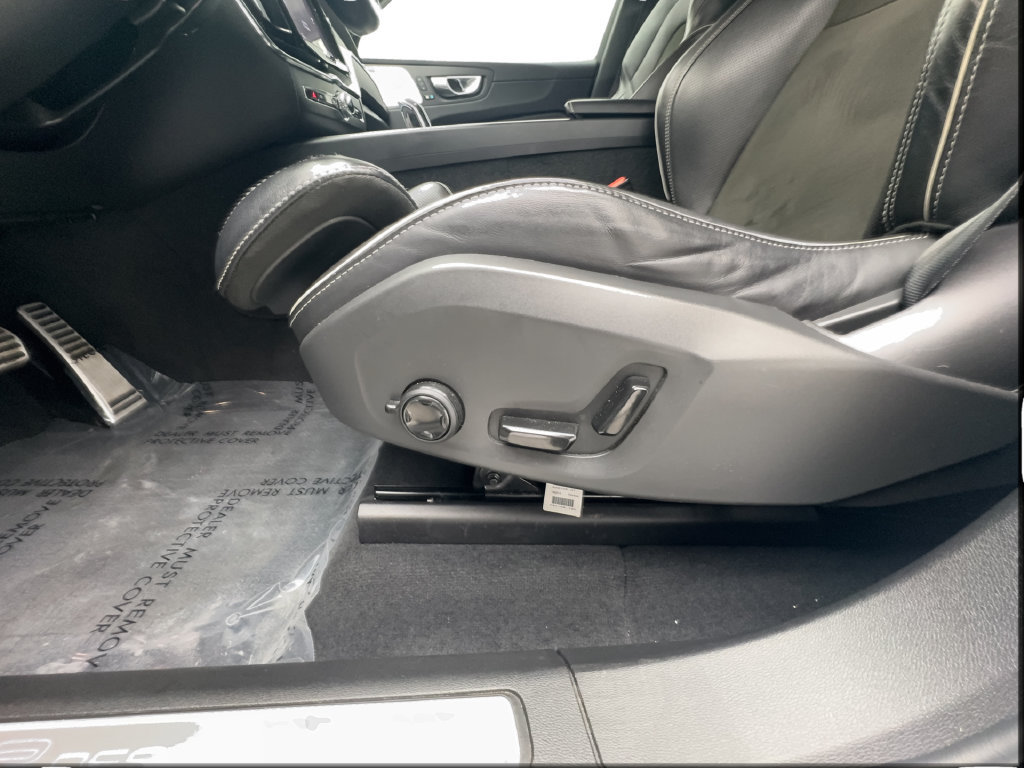 Used 2019 Volvo XC60 T8 R-Design AWD/4WD image 22
