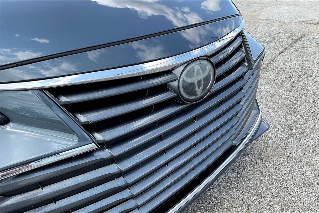 Used 2019 Toyota Avalon XLE FWD image 23