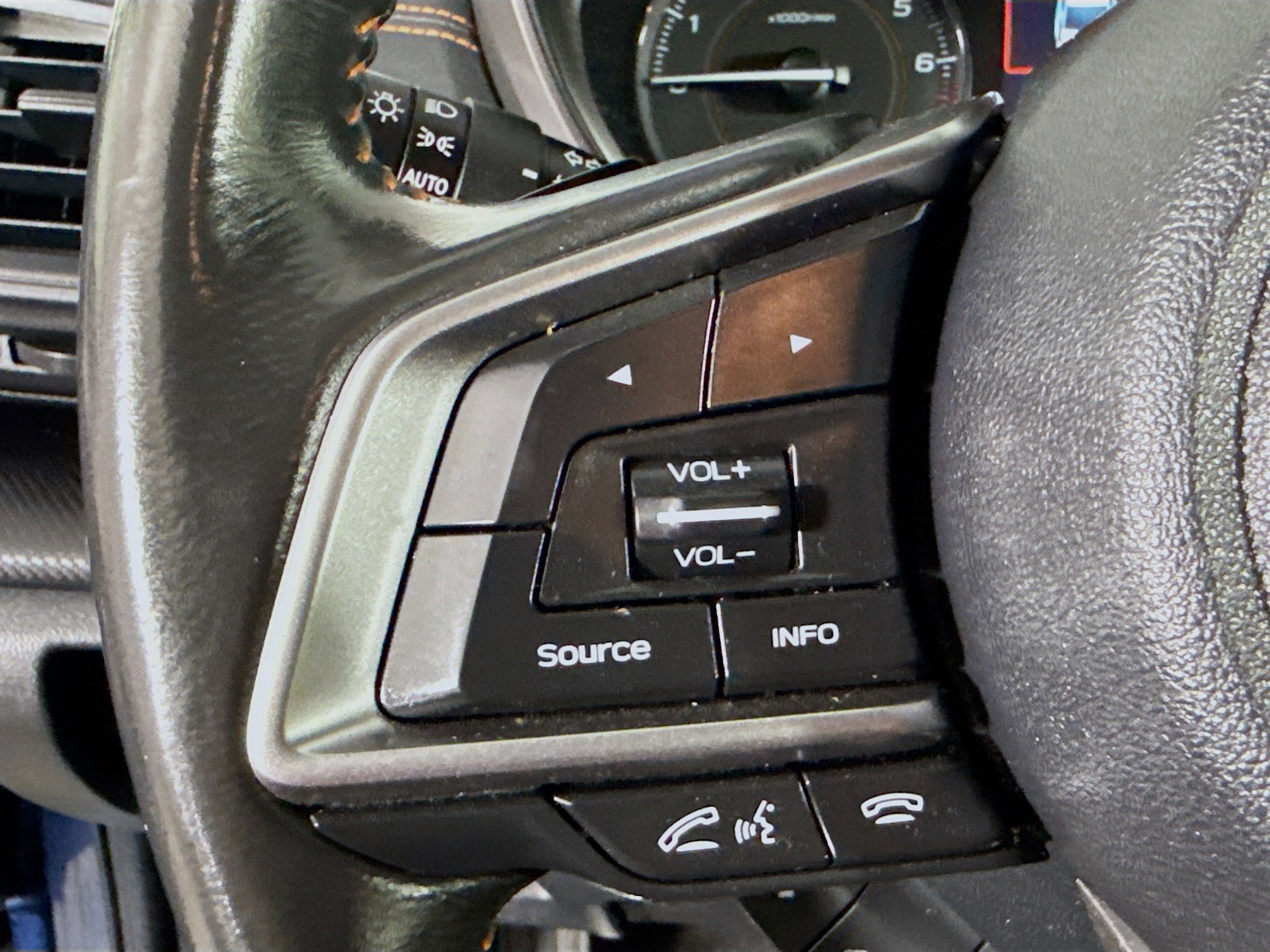 Used 2020 Subaru Crosstrek 2.0i Premium image 14