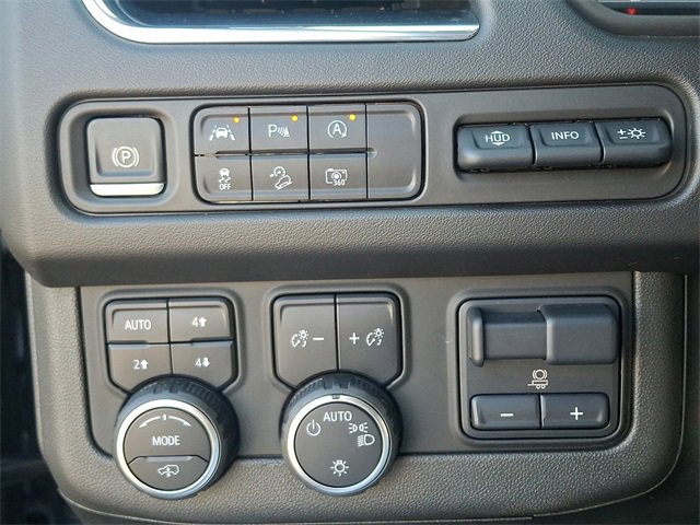 Used 2023 Chevrolet Suburban High Country image 28