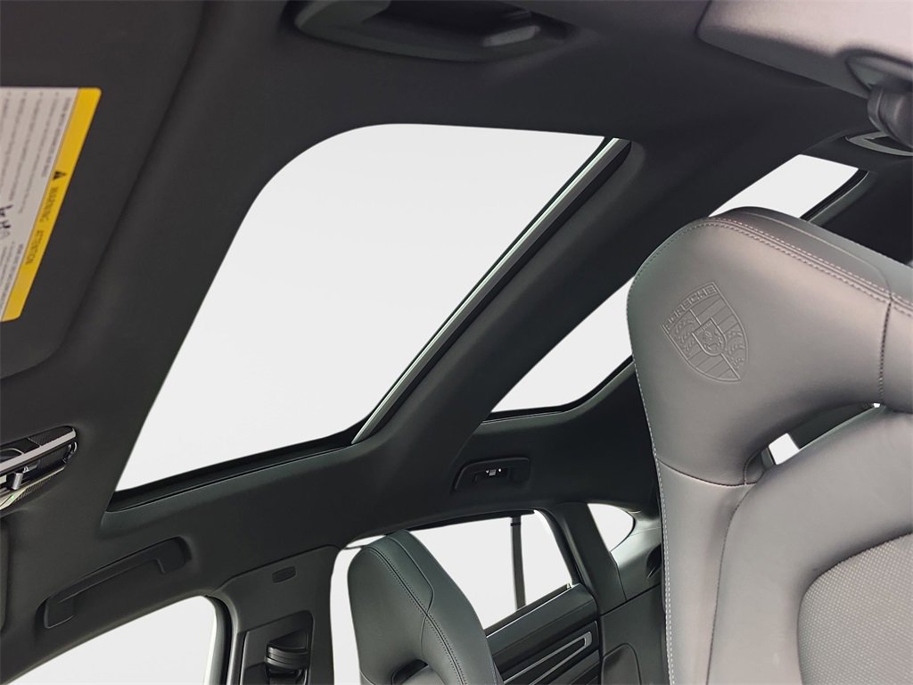 Used 2023 Porsche Panamera 4 Platinum Edition image 34