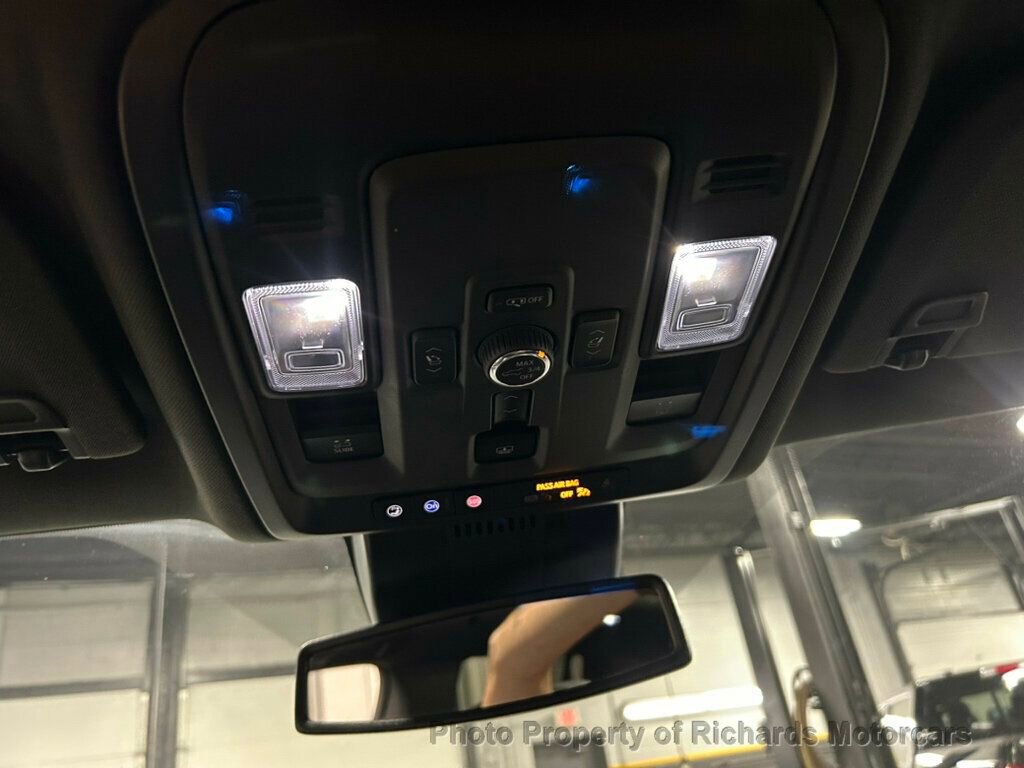 Used 2025 GMC Yukon Denali w/ Sun & Power Step Package AWD/4WD image 24