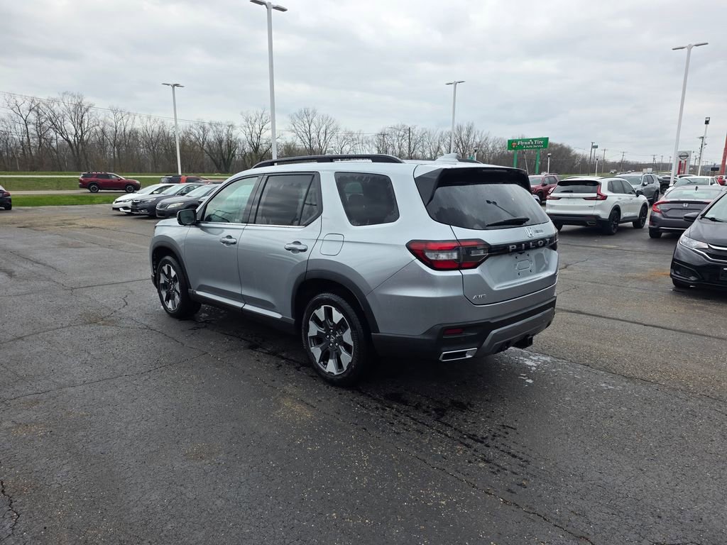 New 2026 Honda Pilot Touring image 5