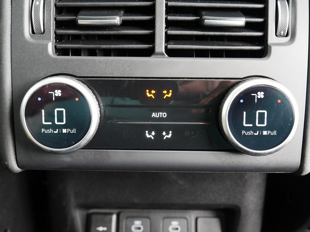 Used 2025 Land Rover Discovery Metropolitan Edition AWD/4WD image 74