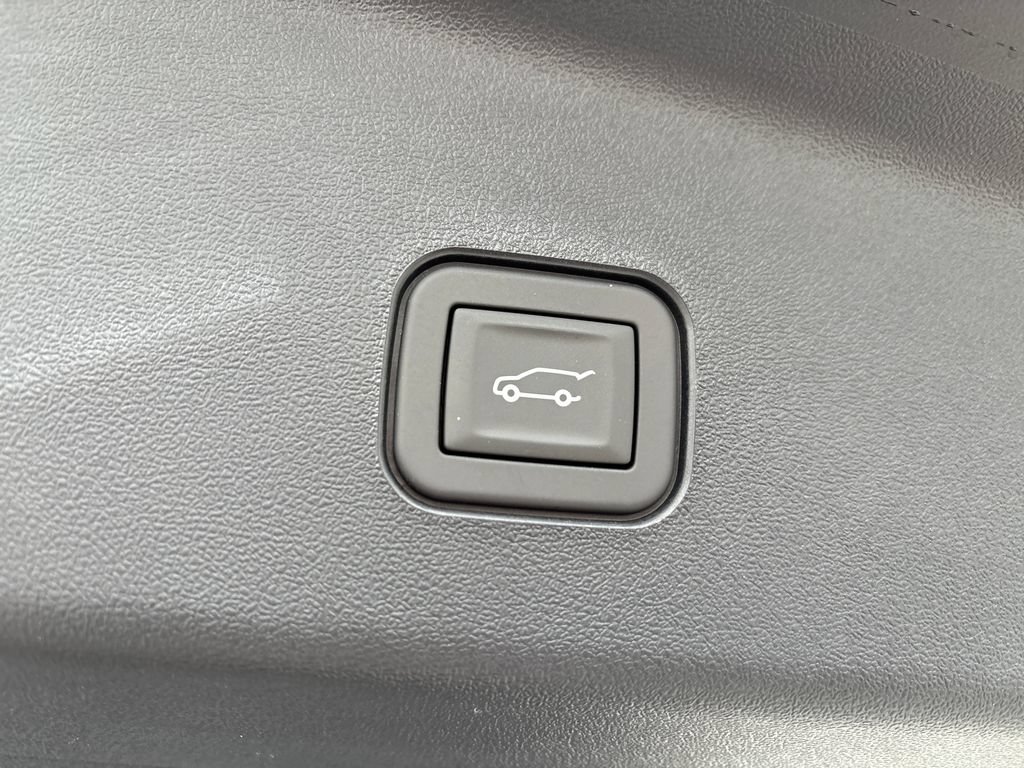 New 2026 Cadillac Vistiq Premium Luxury w/ LPO, Floor Liner Package AWD/4WD image 49