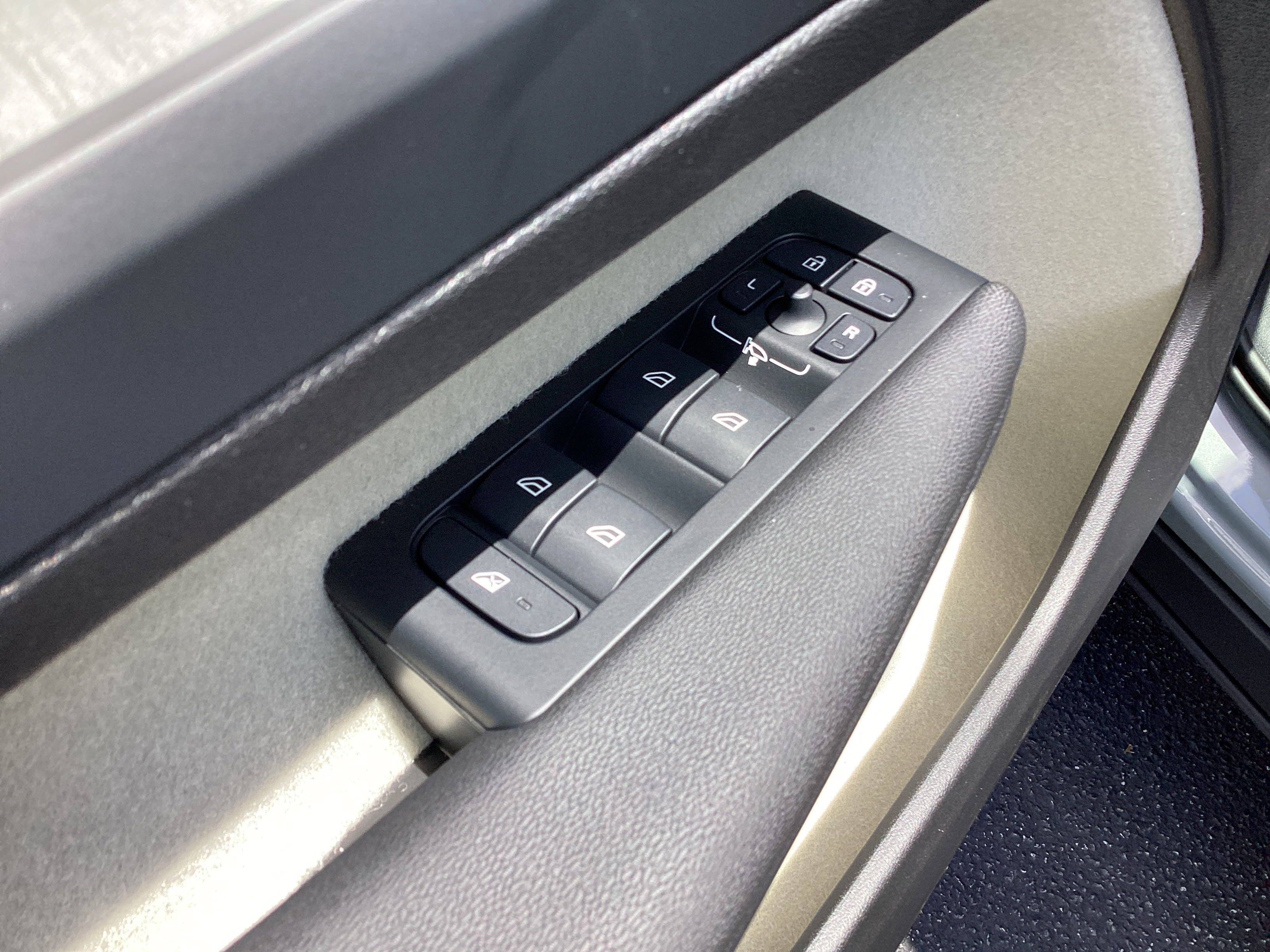 Used 2026 Volvo XC40 B5 Plus w/ Protection Package Premier image 14