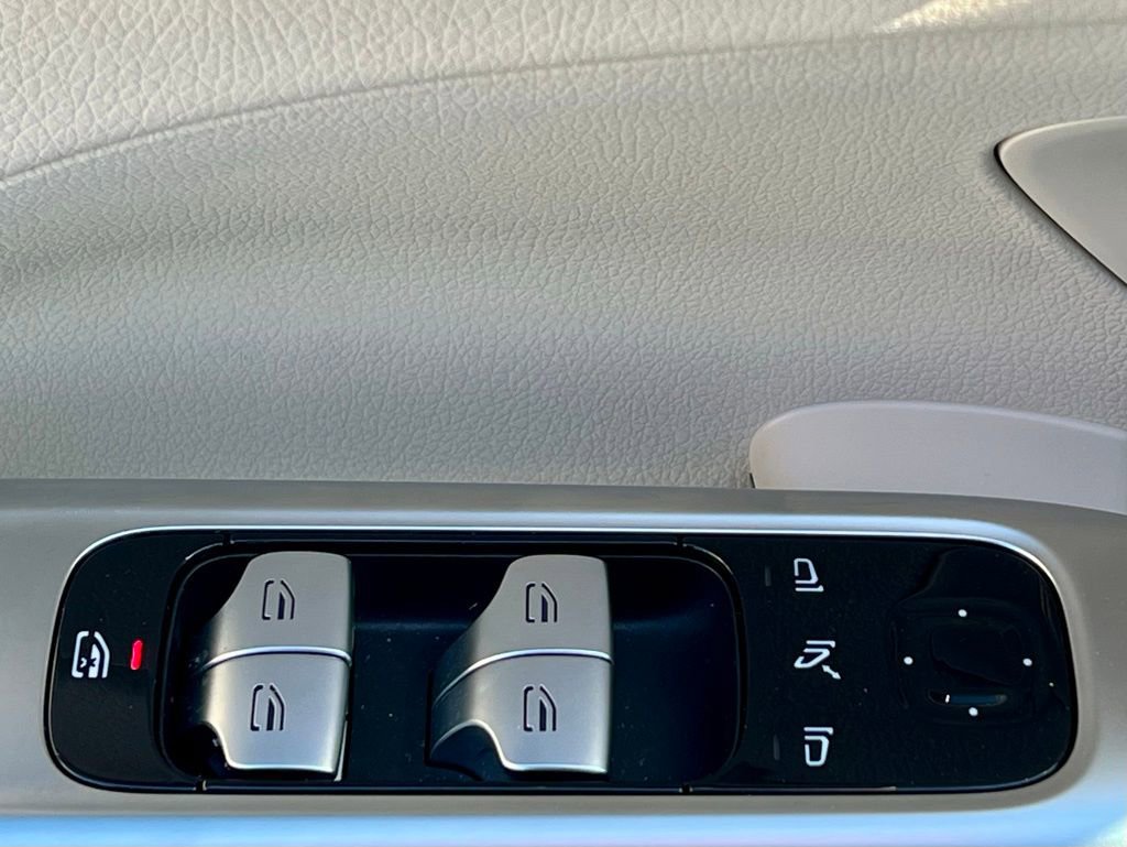 Certified 2023 Mercedes-Benz C 300 4MATIC Sedan image 40