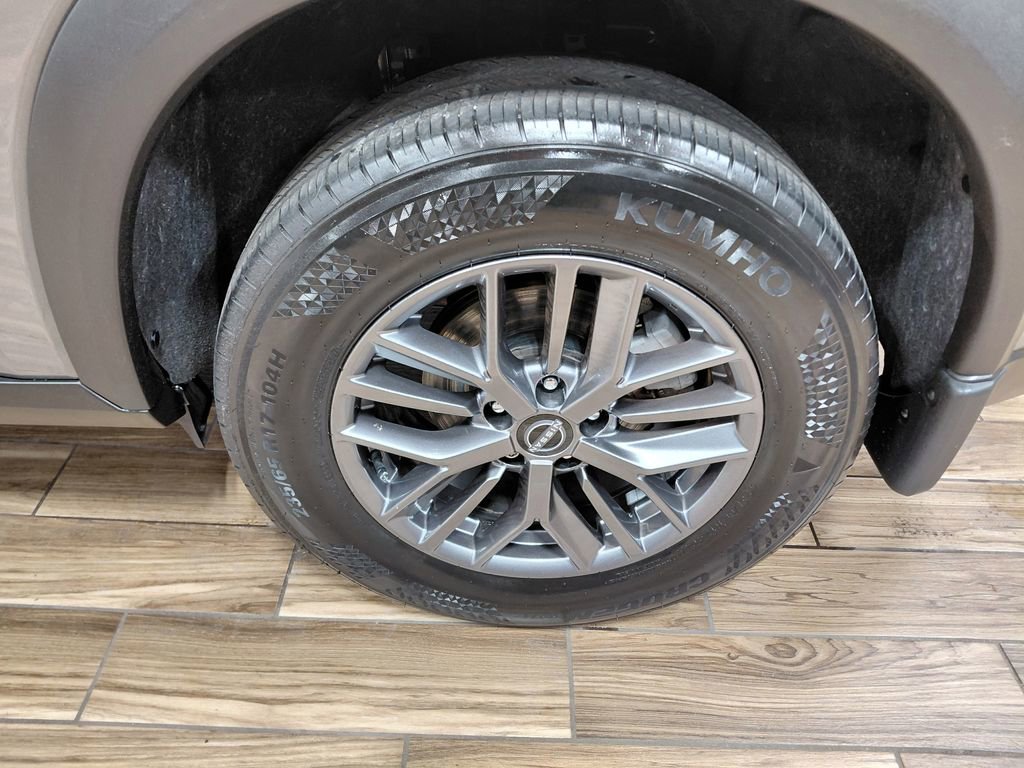 Used 2023 Nissan Rogue S image 7