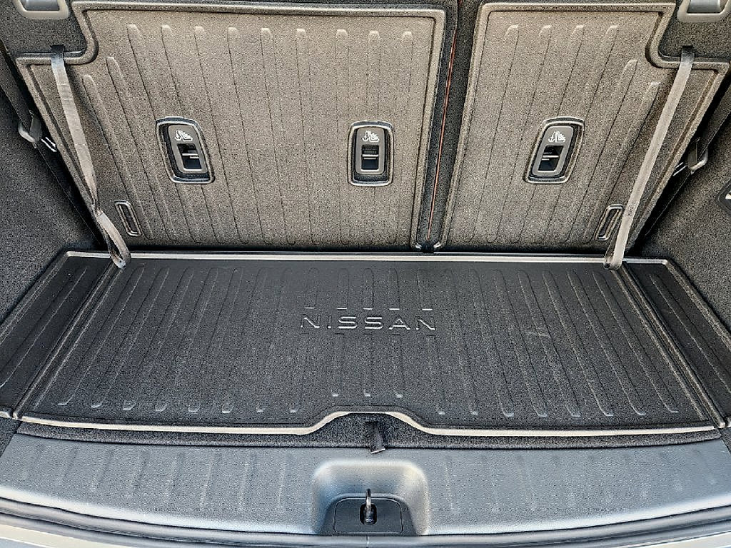 New 2026 Nissan Pathfinder Platinum w/ Cargo Package FWD image 28