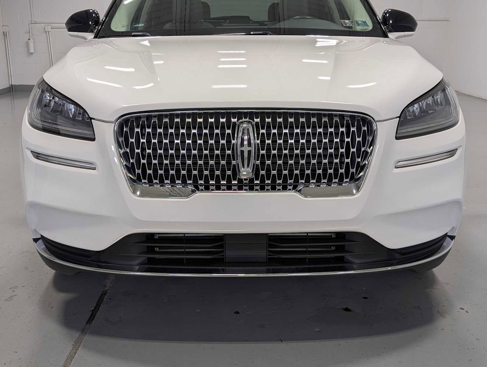 Certified 2022 Lincoln Corsair AWD w/ Premium Package image 2