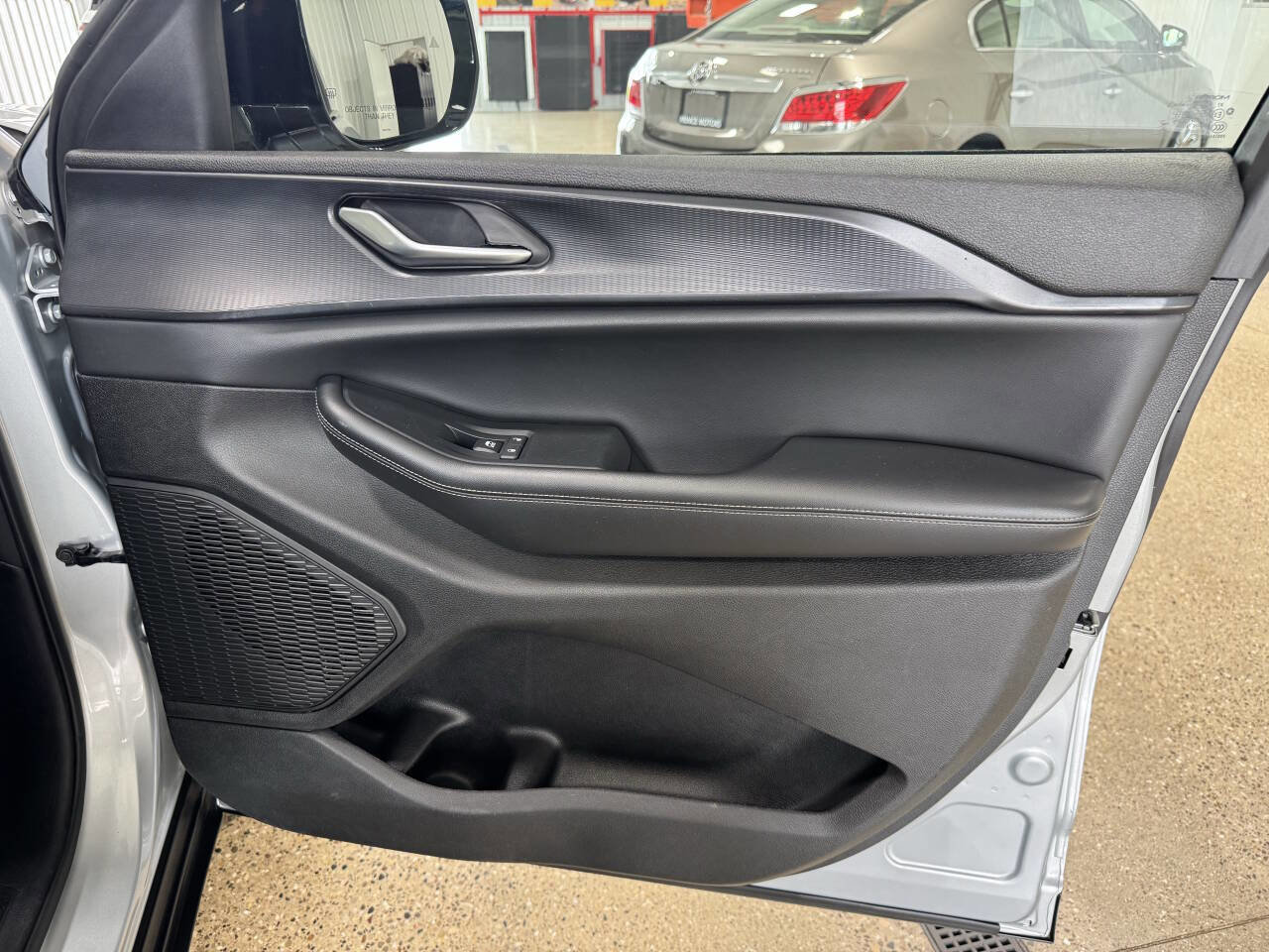 Used 2024 Jeep Grand Cherokee L Laredo image 36