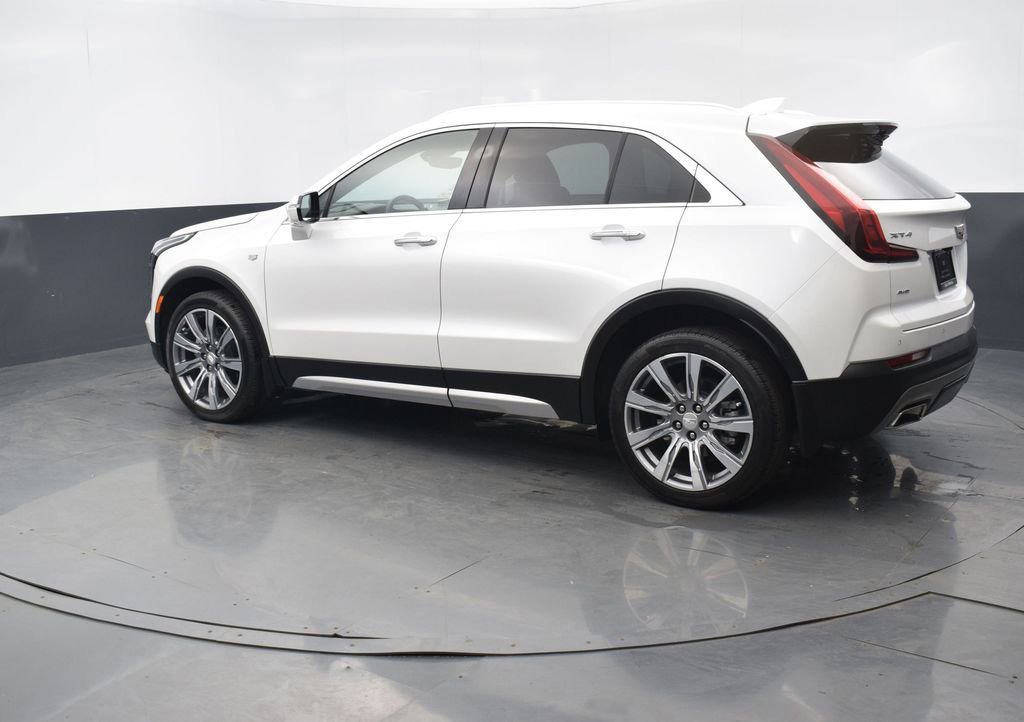 Certified 2023 Cadillac XT4 Premium Luxury w/ Technology Package AWD/4WD image 3