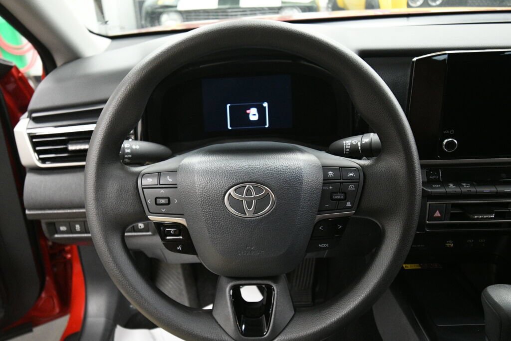 Used 2026 Toyota Camry LE FWD image 13