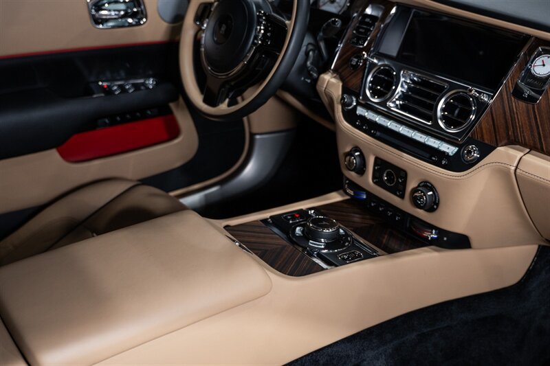 Used 2019 Rolls-Royce Wraith RWD image 53