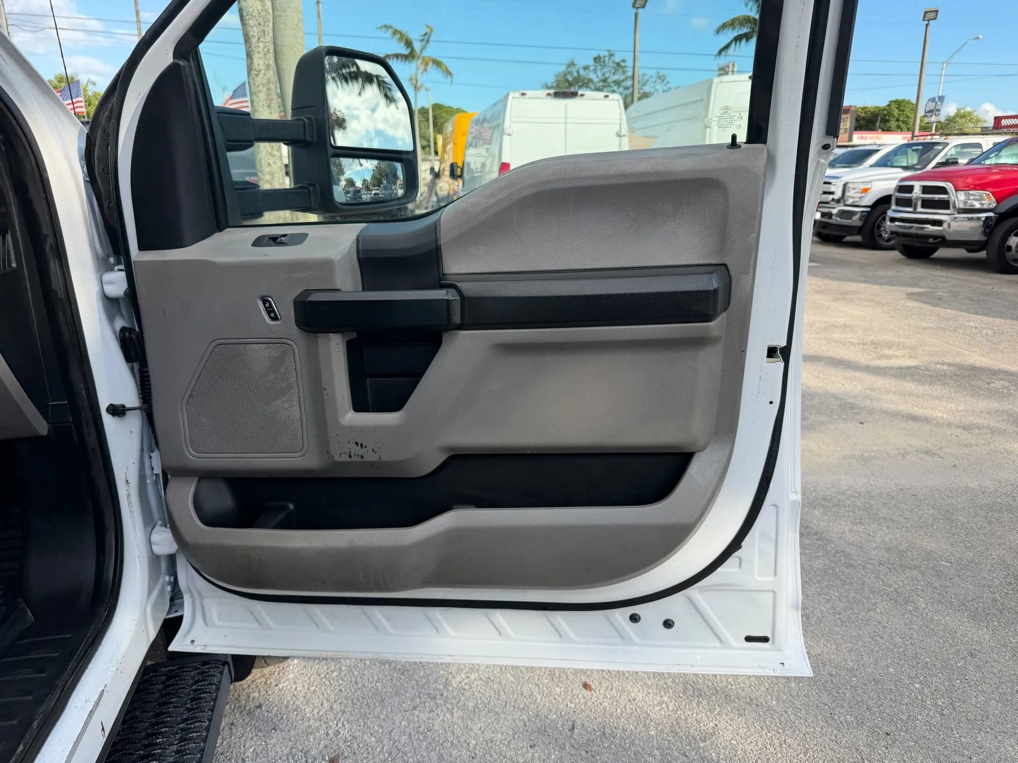 Used 2017 Ford F550 2WD Crew Cab Super Duty w/ Power Equipment Group image 19