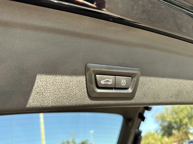 Used 2025 BMW X6 xDrive40i image 12