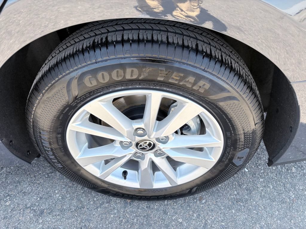 Used 2025 Toyota Camry LE FWD image 26