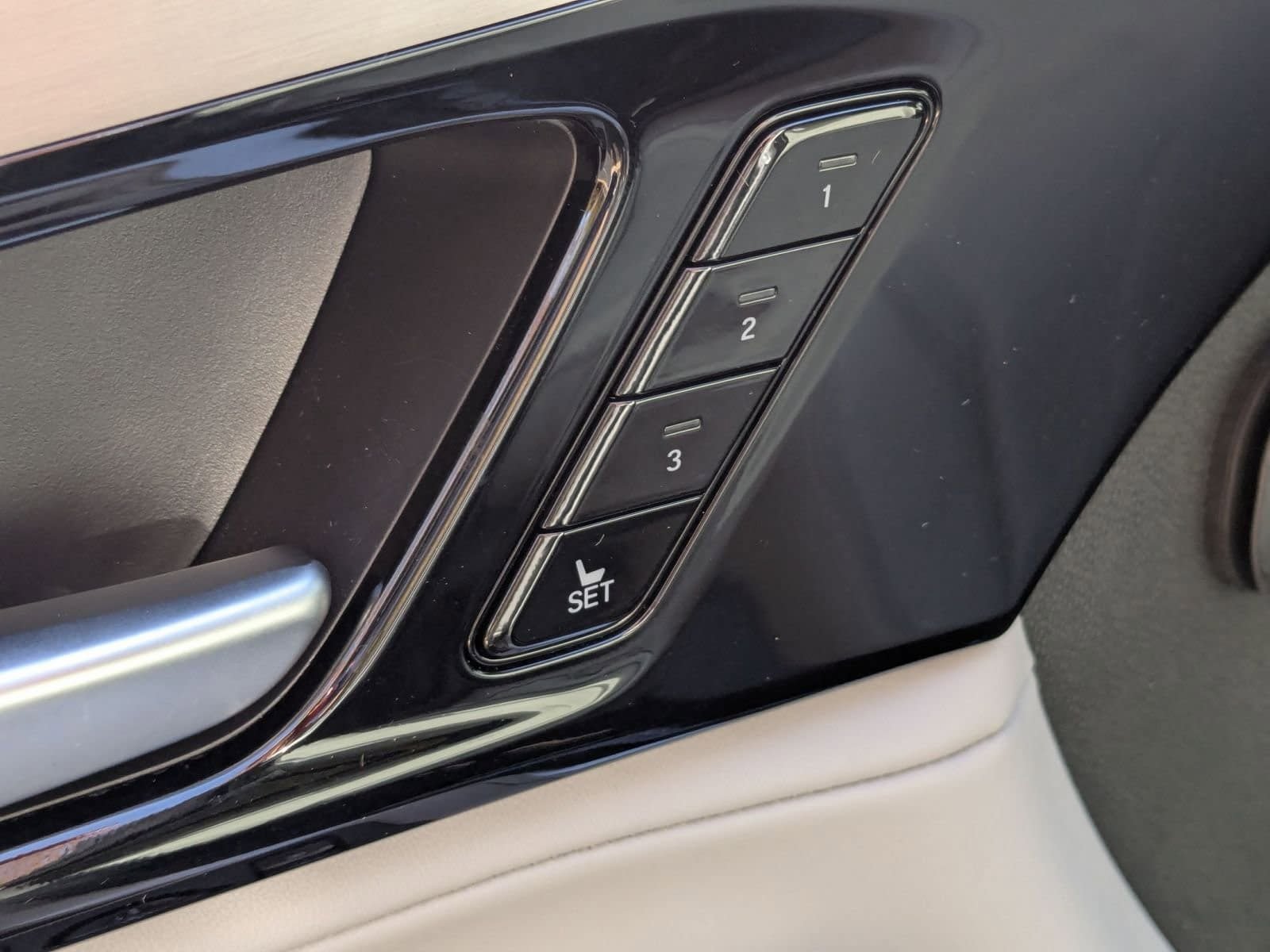 Certified 2026 Acura MDX w/ Technology Package FWD image 22
