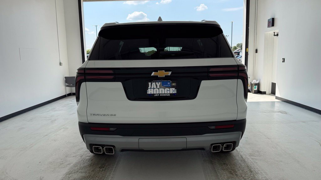 New 2027 Chevrolet Traverse LT w/ Driver Confidence Package FWD image 22