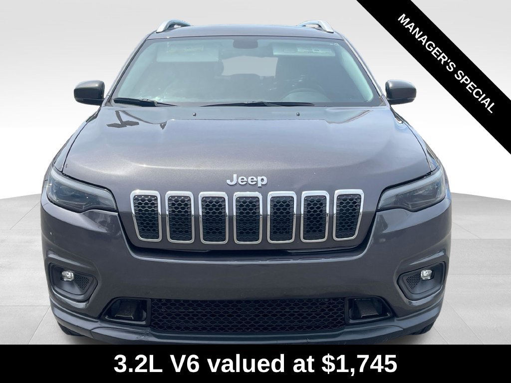 Used 2019 Jeep Cherokee Latitude Plus w/ Comfort/Convenience Group AWD/4WD image 2