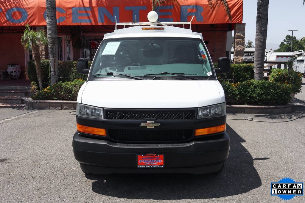 Used 2018 Chevrolet Express 3500 RWD image 3