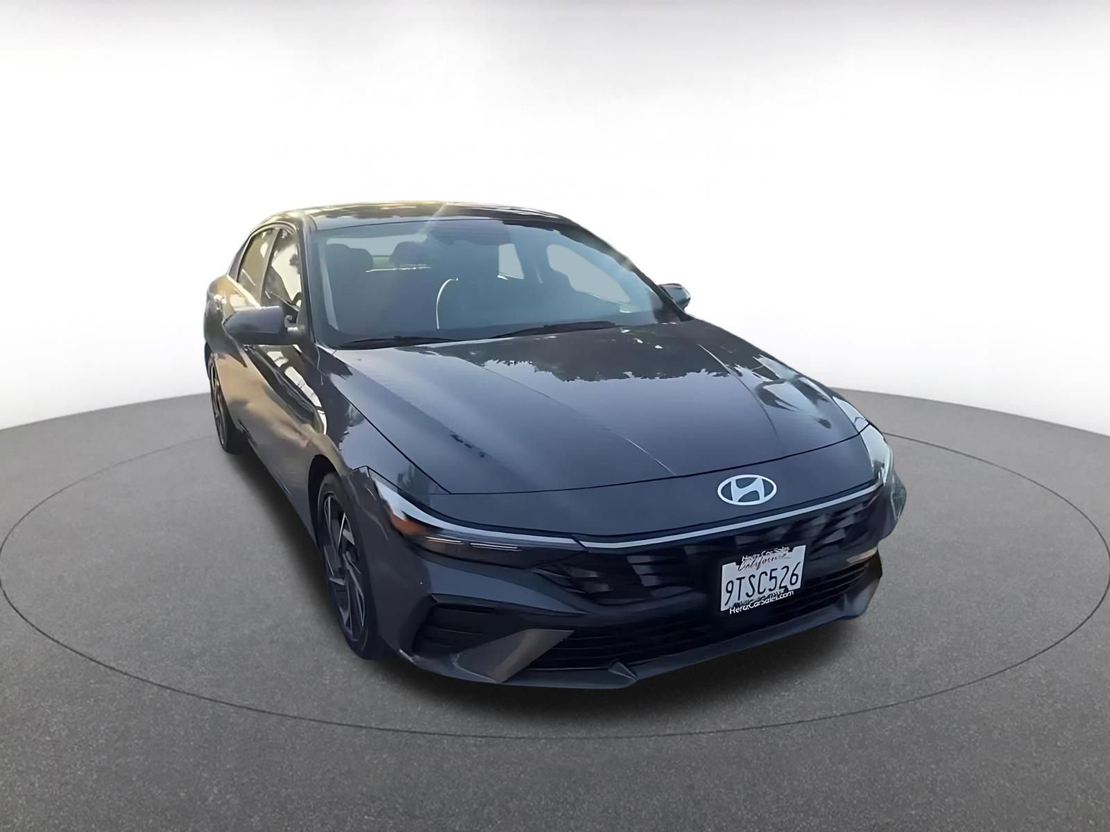 Used 2025 Hyundai Elantra SEL image 3