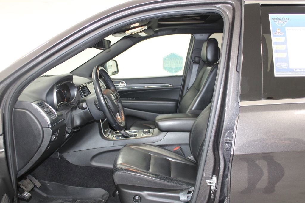 Used 2021 Jeep Grand Cherokee Limited w/ Trailer Tow Group IV image 24