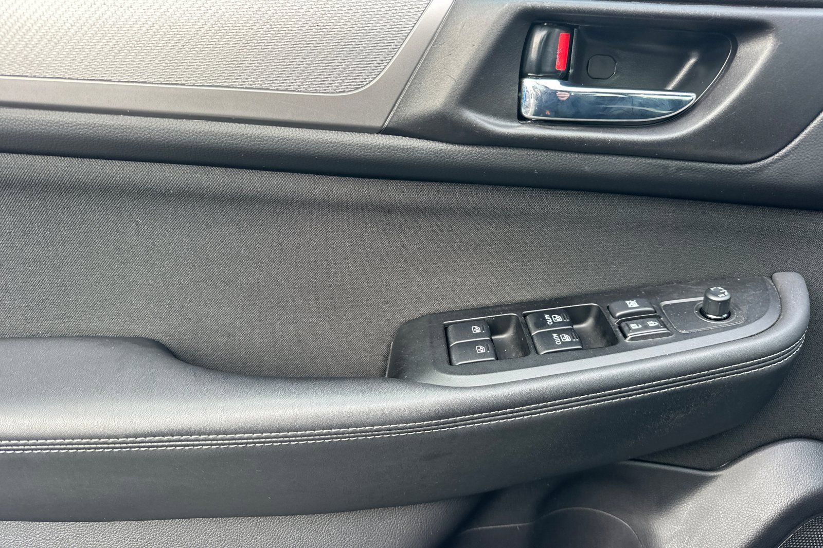 Used 2018 Subaru Outback 2.5i Premium image 10