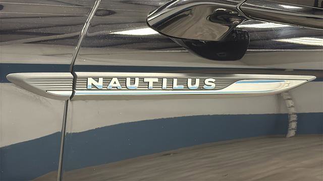 Used 2022 Lincoln Nautilus Reserve AWD/4WD image 42