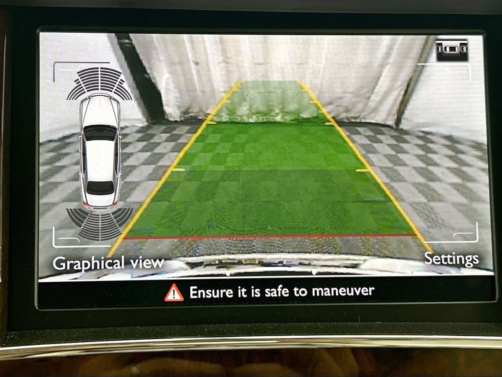 Used 2016 Bentley Mulsanne image 16