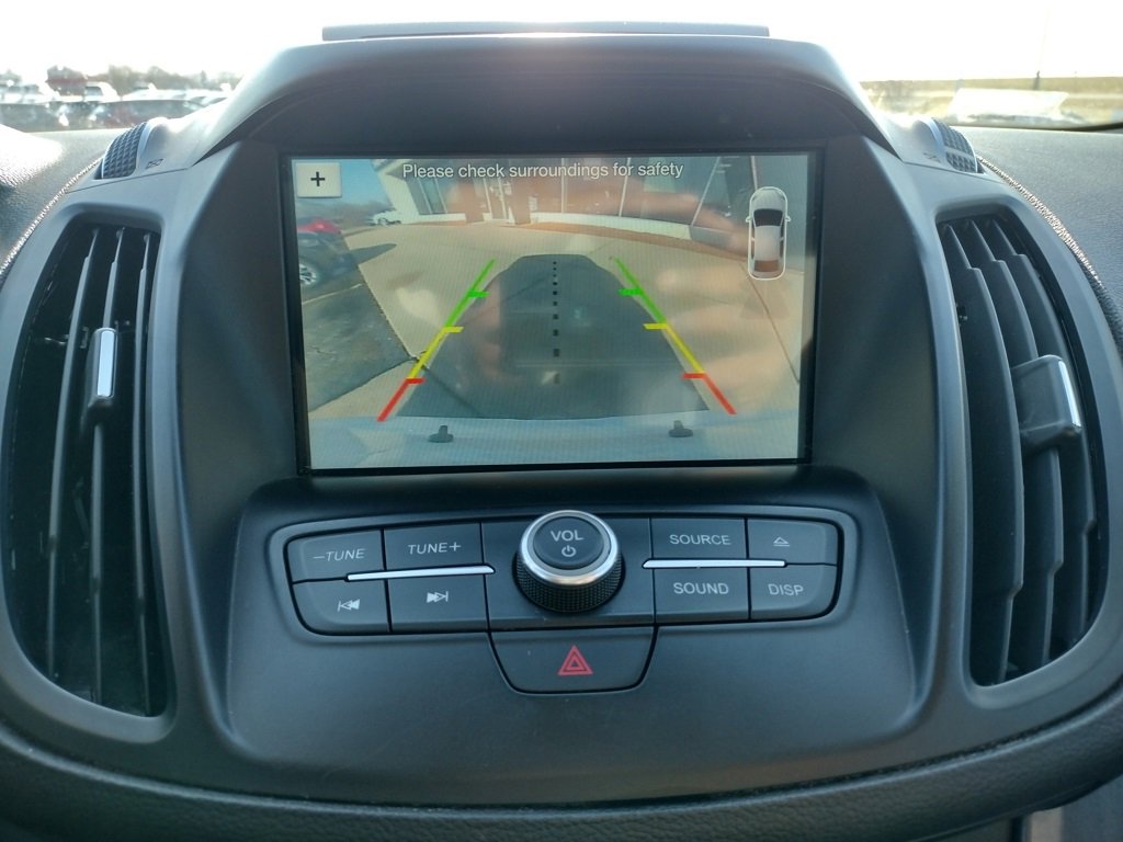 Used 2017 Ford Escape SE w/ Equipment Group 201A image 4