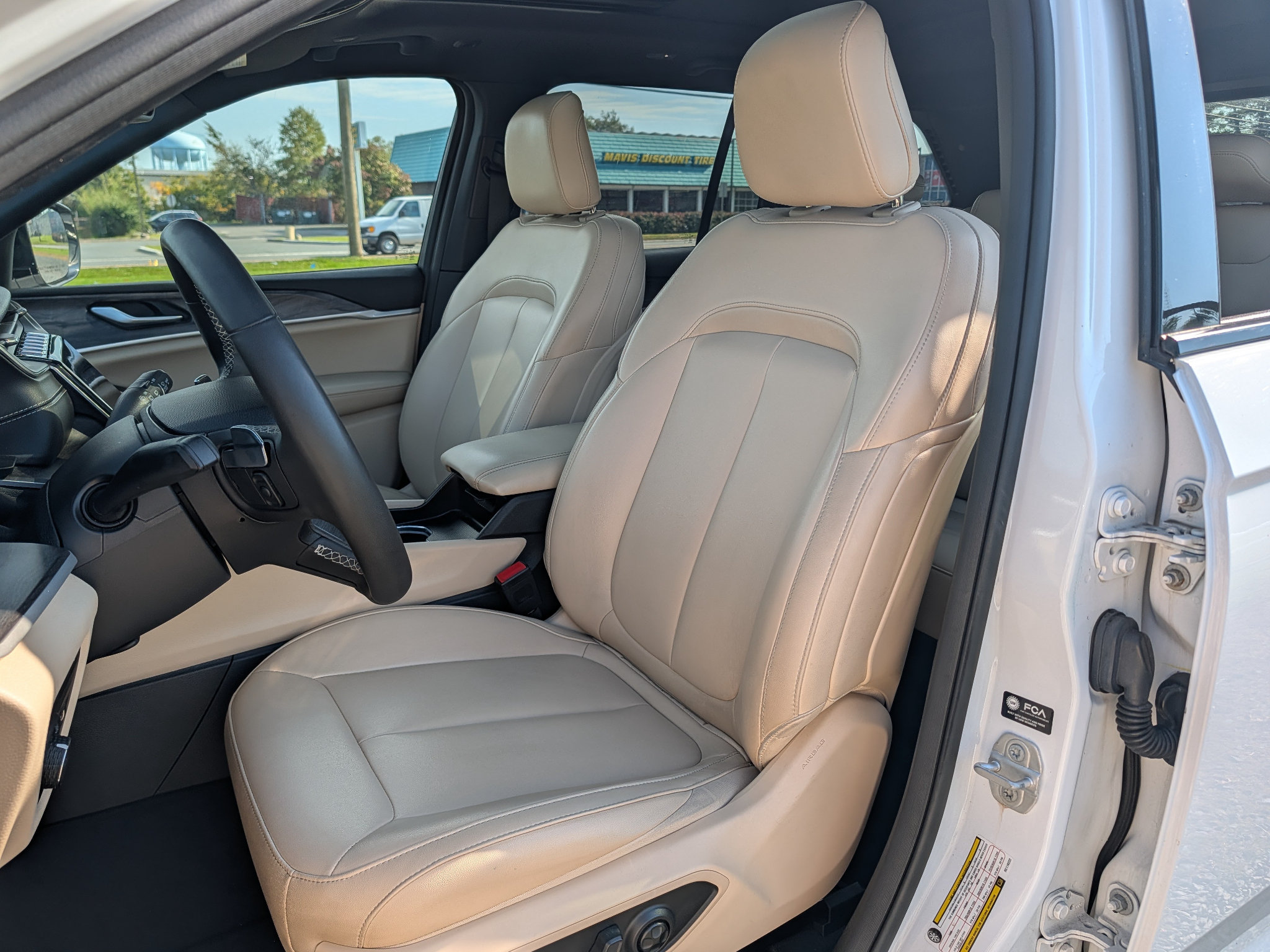 Used 2024 Jeep Grand Cherokee Limited 4xe AWD/4WD image 14