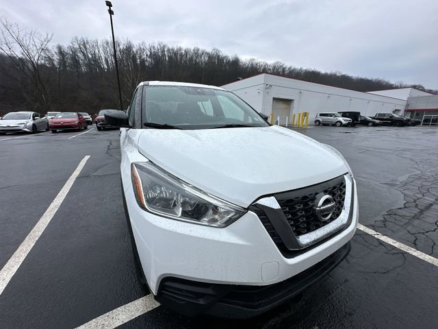 Used 2020 Nissan Kicks S image 11