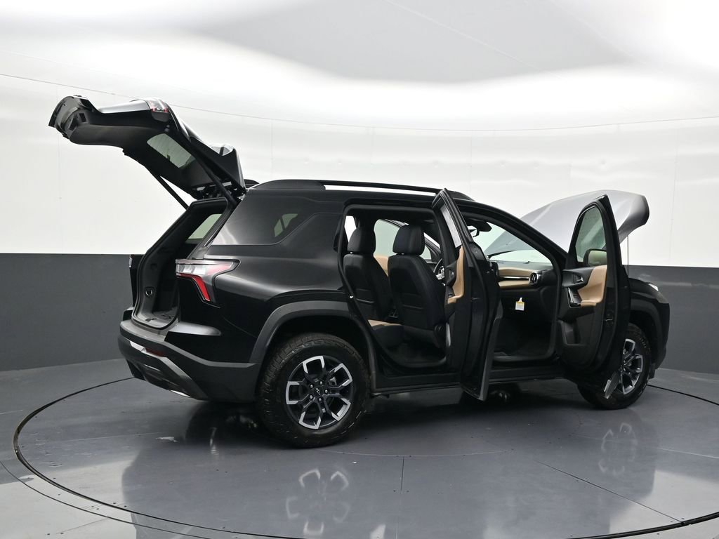 Used 2025 Chevrolet Equinox ACTIV w/ Safety and Technology Package image 30