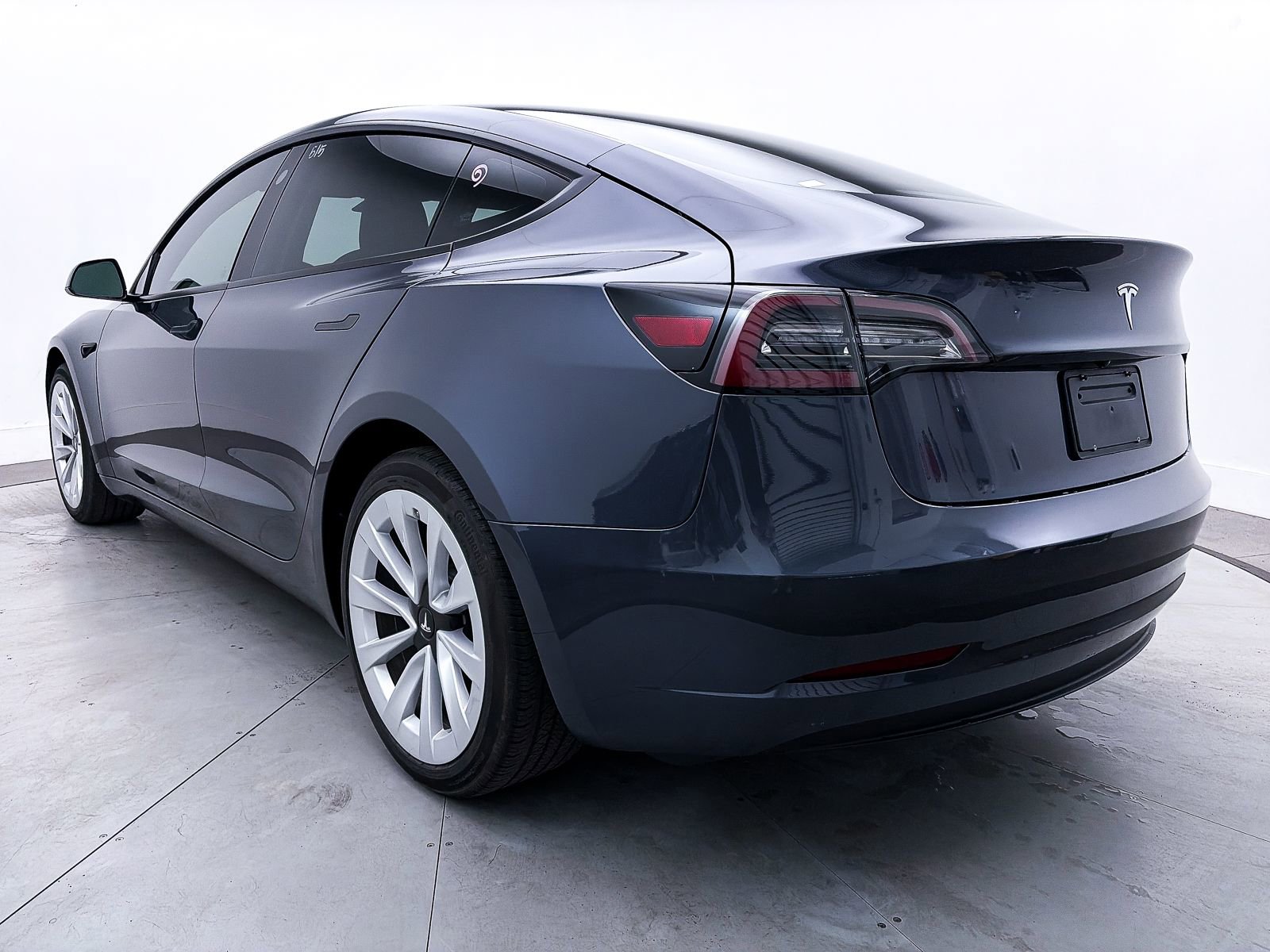 Used 2023 Tesla Model 3 Standard Range image 12