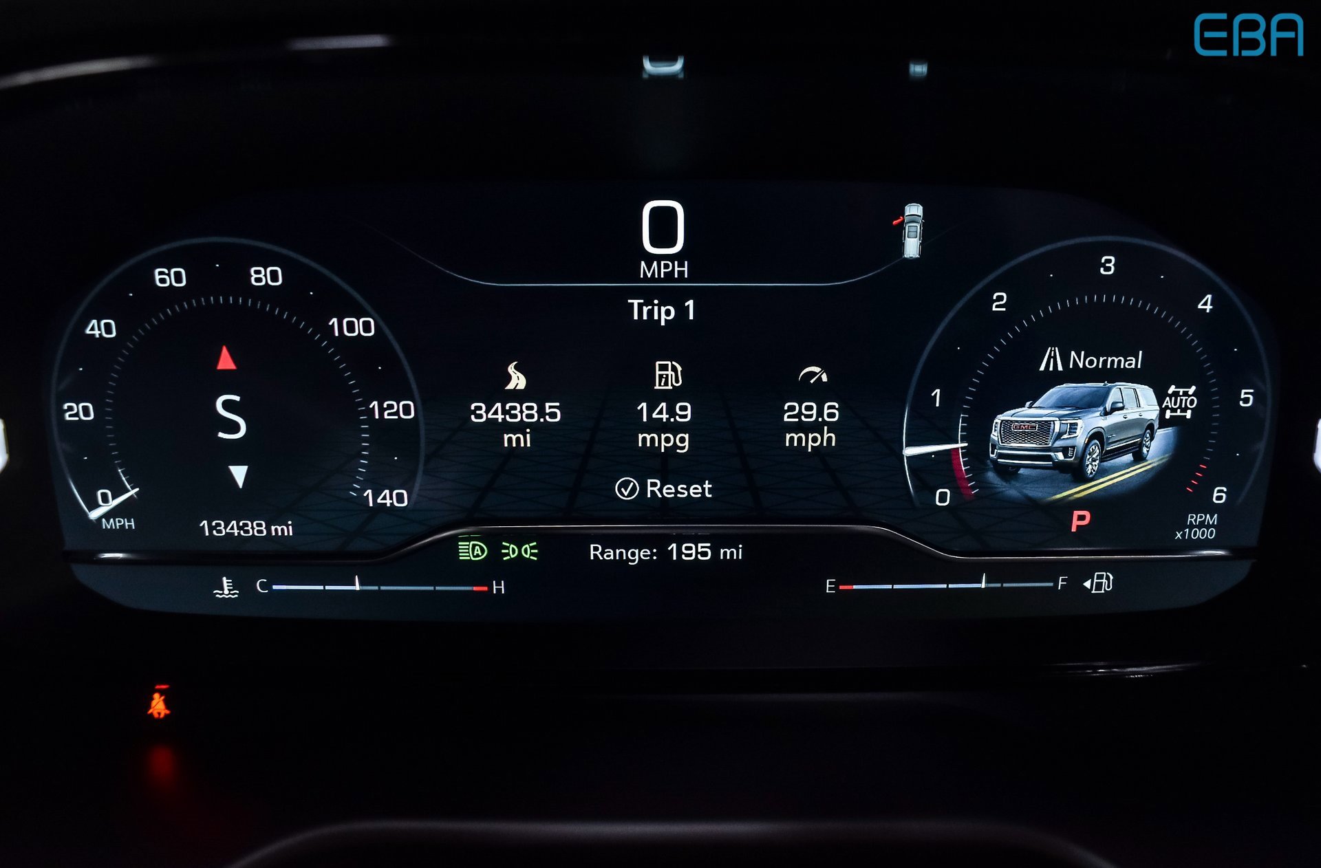 Used 2024 GMC Yukon XL Denali w/ Advanced Technology Package image 17