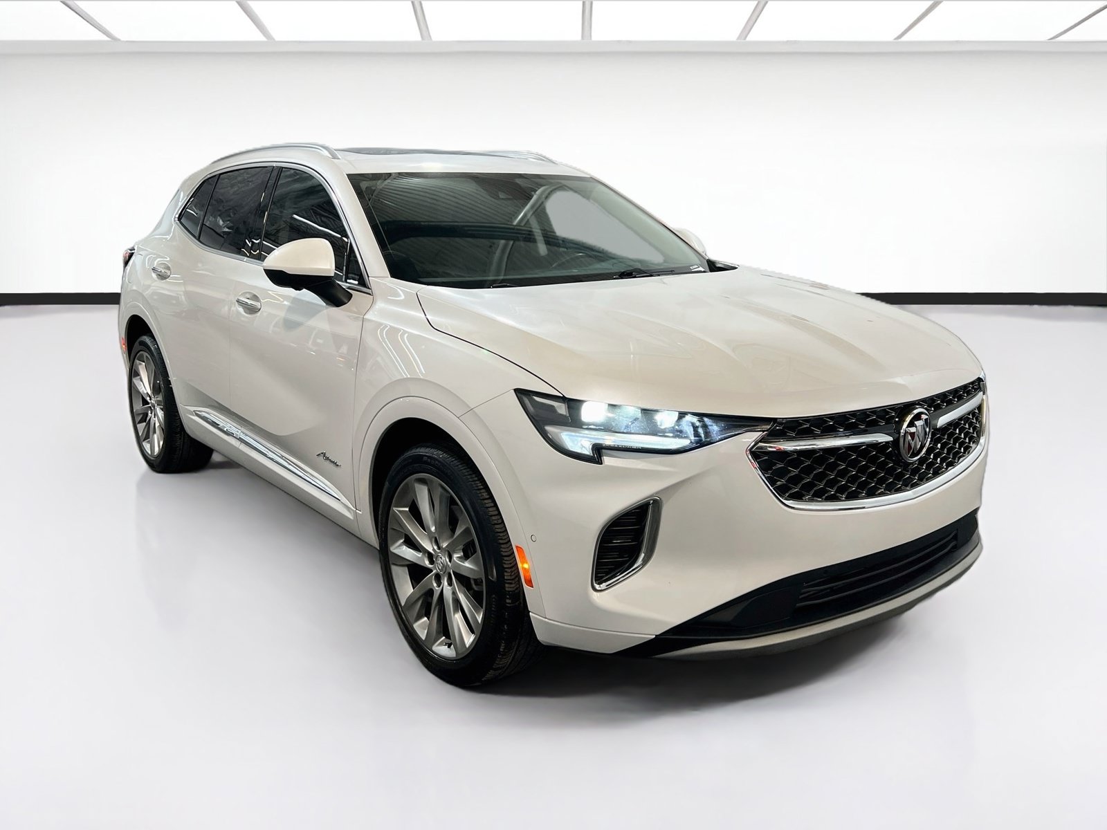 Used 2023 Buick Envision Avenir AWD/4WD image 3