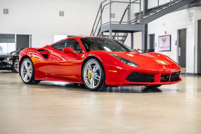 Used 2016 Ferrari 488 GTB RWD image 8