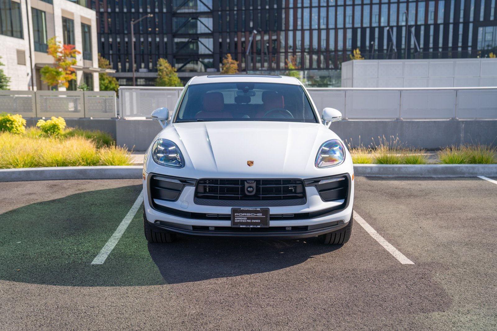 Certified 2026 Porsche Macan AWD/4WD image 6