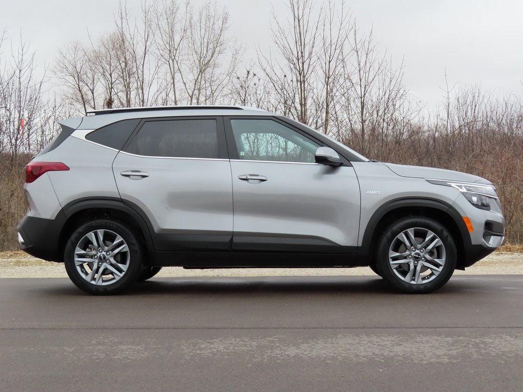 Certified 2023 Kia Seltos S w/ Navigation Package image 2