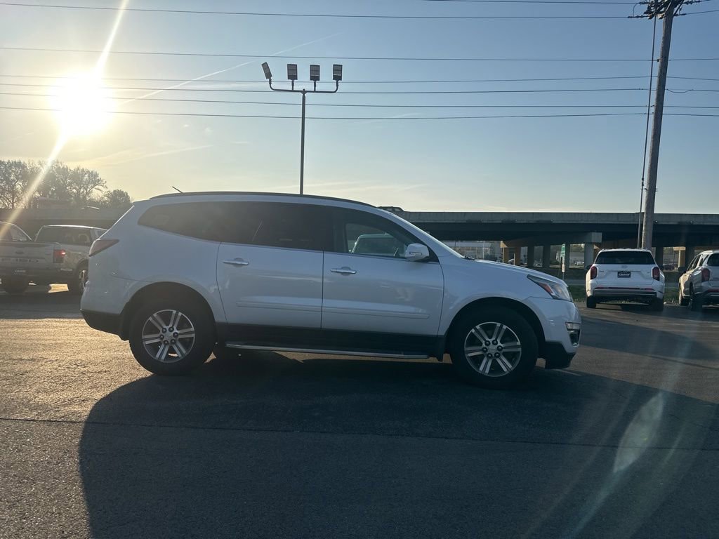 Used 2016 Chevrolet Traverse LT image 3
