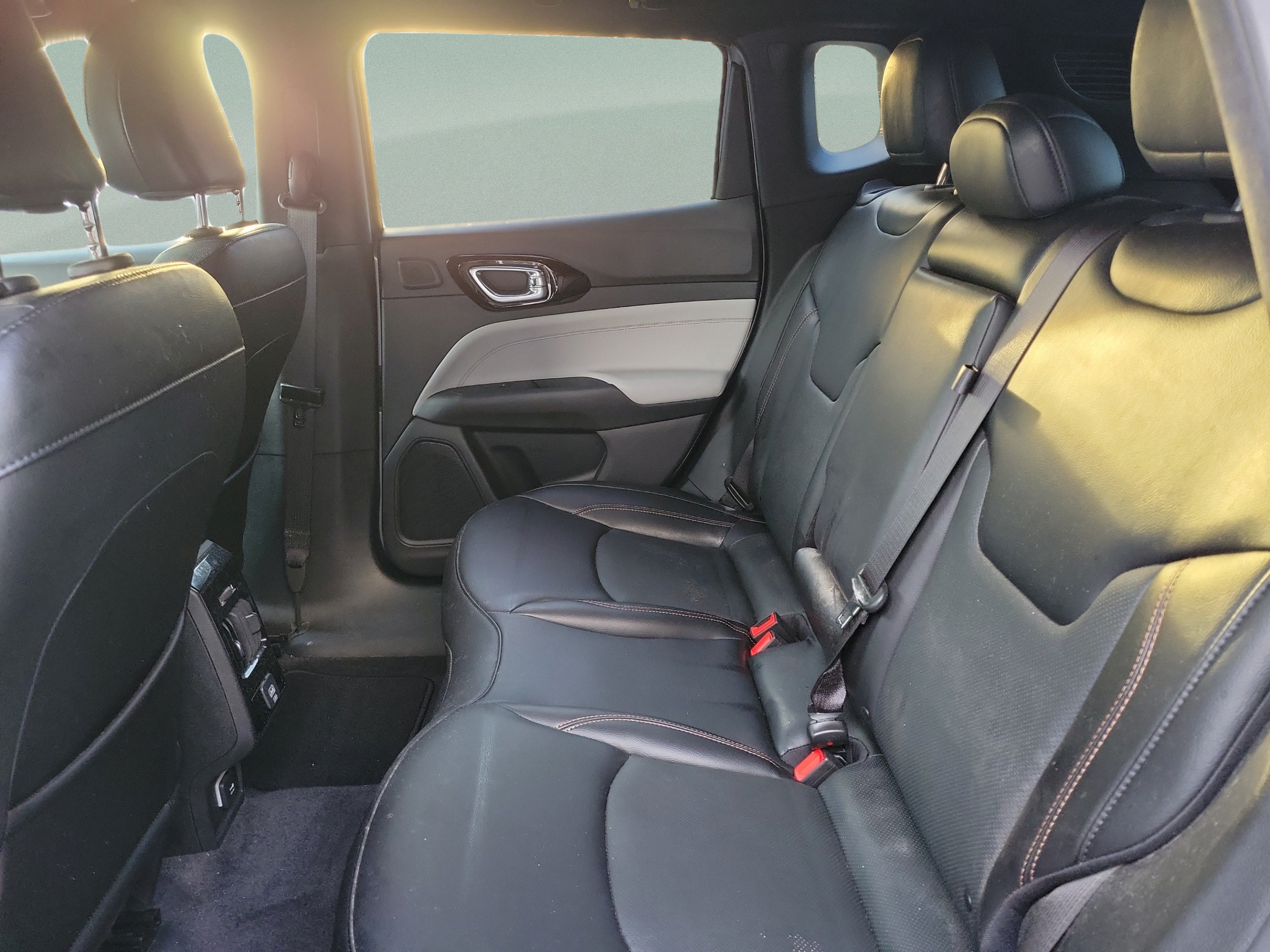 Certified 2023 Jeep Compass Limited w/ Sun and Sound Group AWD/4WD image 6