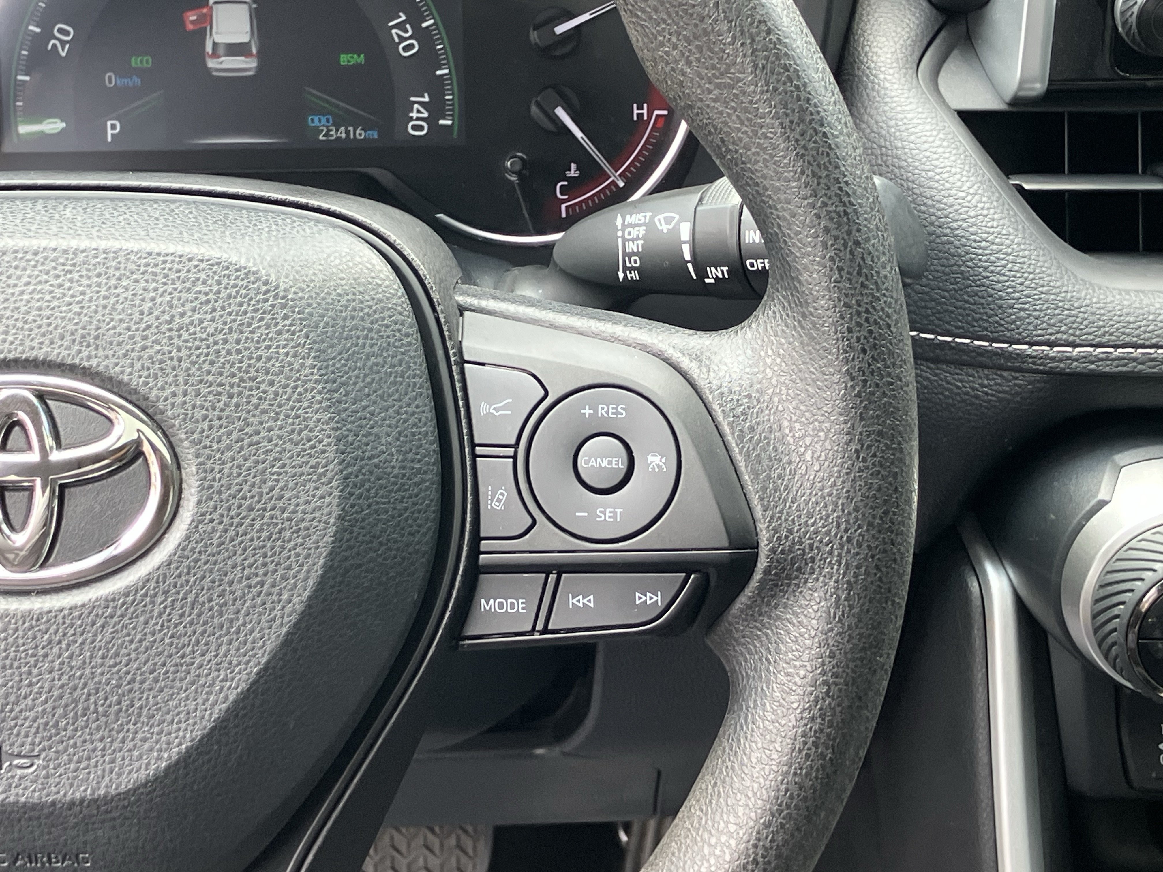 Used 2023 Toyota RAV4 XLE w/ Convenience Package FWD image 22