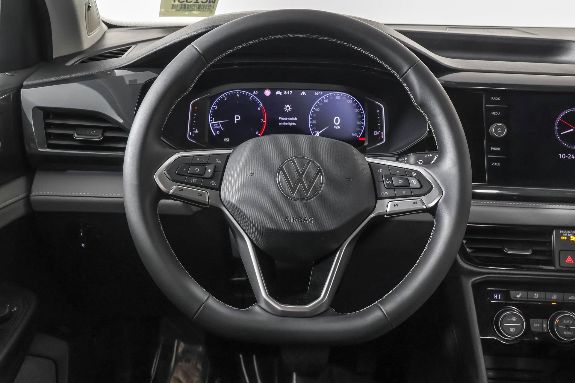 Used 2022 Volkswagen Taos SEL image 25