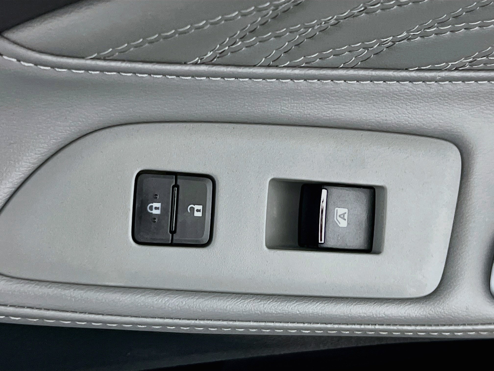 Used 2022 Toyota Avalon Limited w/ Advanced Safety Package FWD image 31