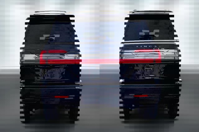 Used 2020 Lincoln Navigator Reserve w/ Luxury Package image 3