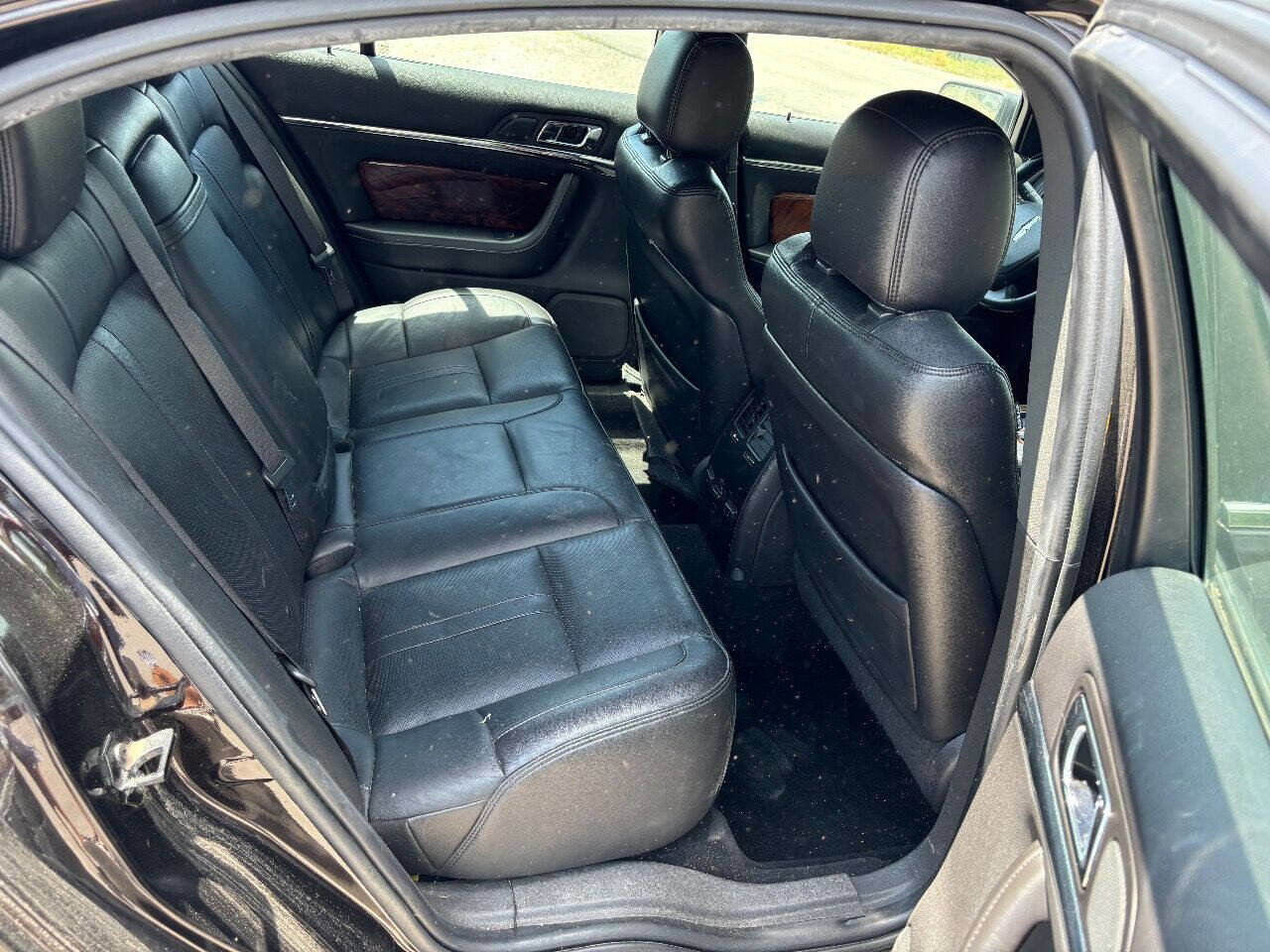 Used 2013 Lincoln MKS AWD image 18